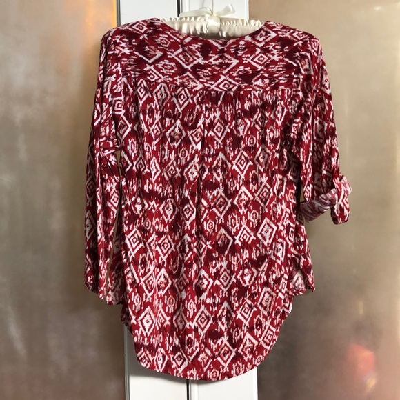 ⭐️ 4 for $20 ⭐️ Fun2Fun Ritten Henley Top - Picture 6 of 10